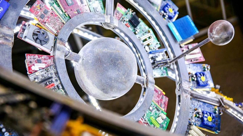 以某成都电子制造企业为例，该企业在智能化改造过程中，采用了以下策略：